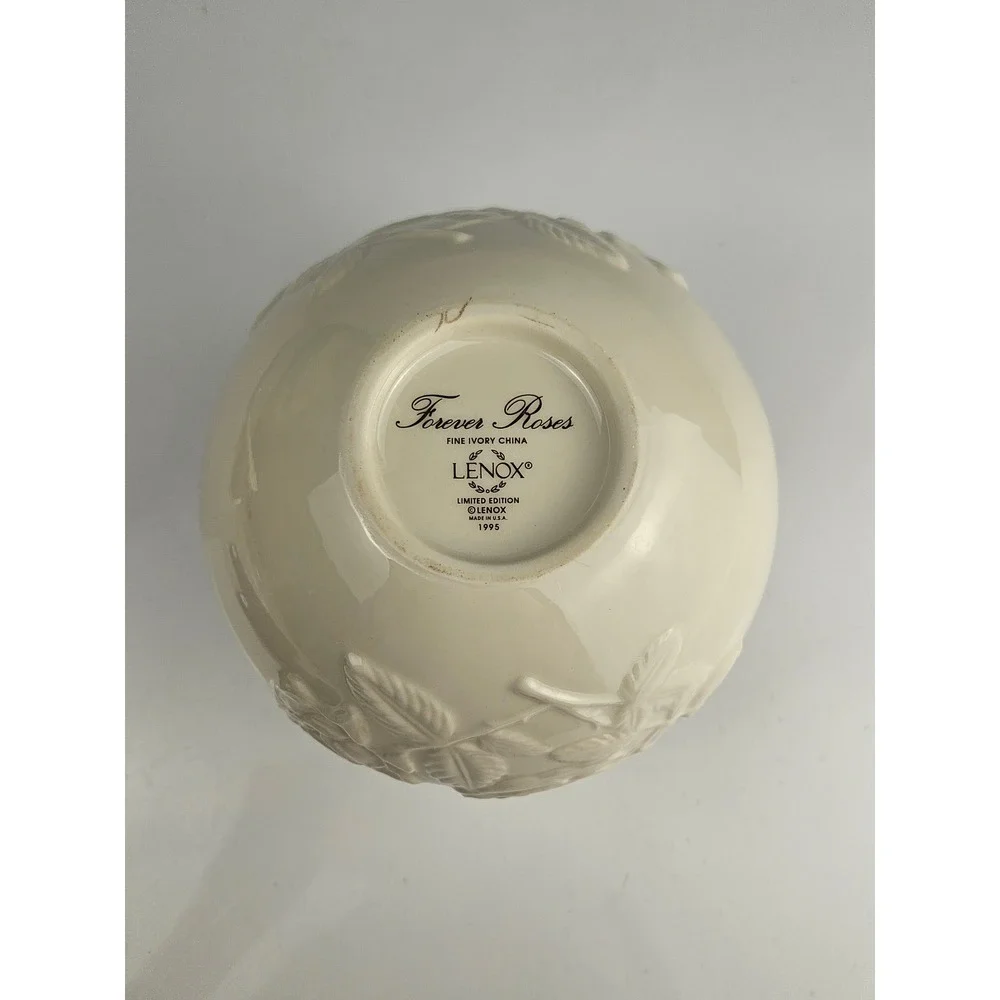 Lenox Forever Roses Ivory China‎ Vase Gold Rim Embossed Roses 1995 USA
